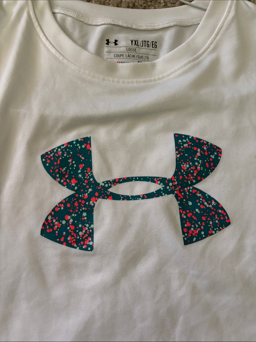 Under Armour White Performance Tee with Speckled Logo, Girls XL